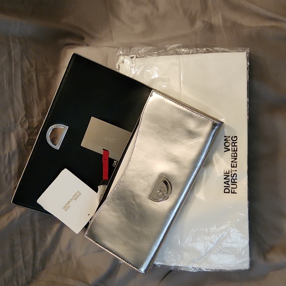 DVF Sliver Clutch - Picture 4 of 4